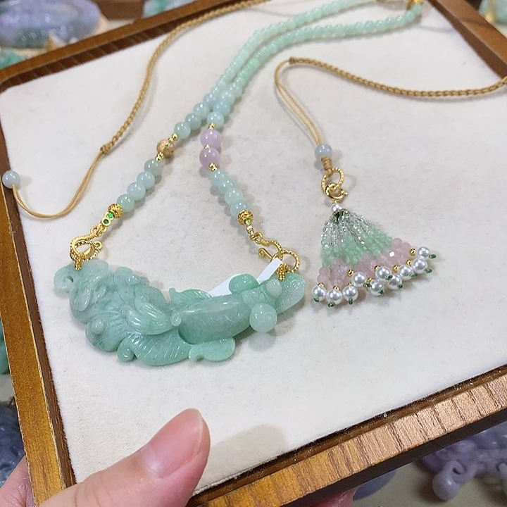 翡翠未镶嵌颈饰翡翠吊坠