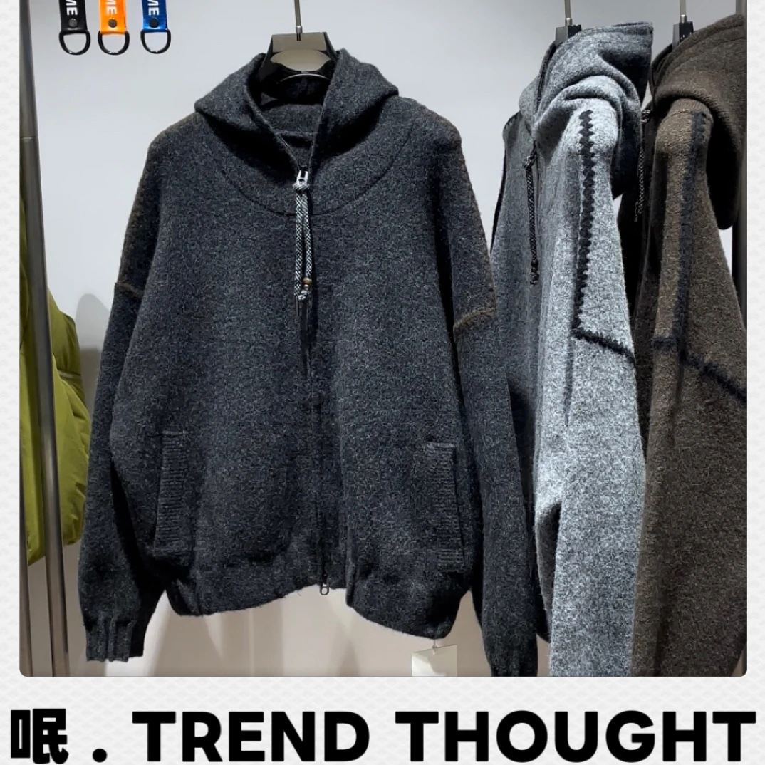 呡 . TREND THOUGHT丨手工贝壳花撞色勾缝慵懒风连帽毛衣