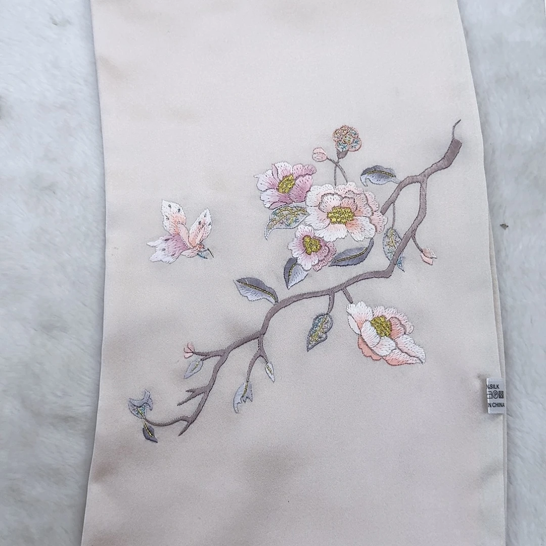 织绣真丝围巾 蝶恋花