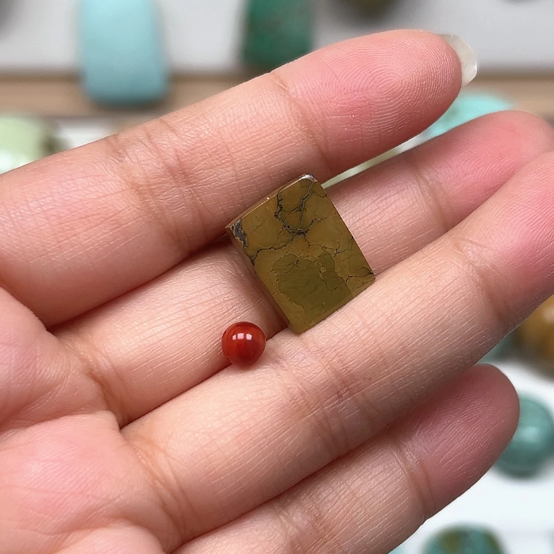 南红玛瑙未镶嵌珠宝奇石