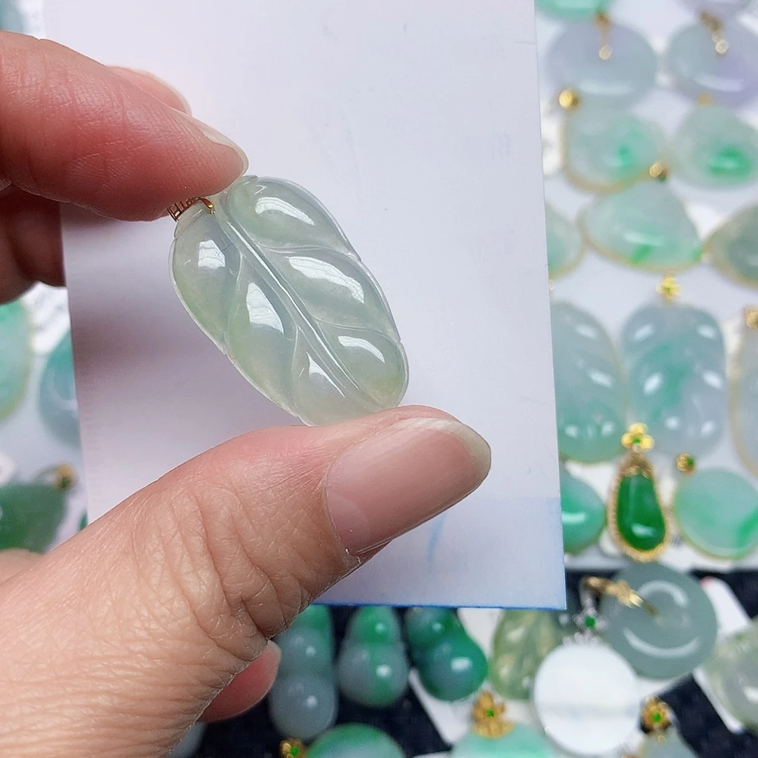 翡翠18K金镶嵌颈饰46788