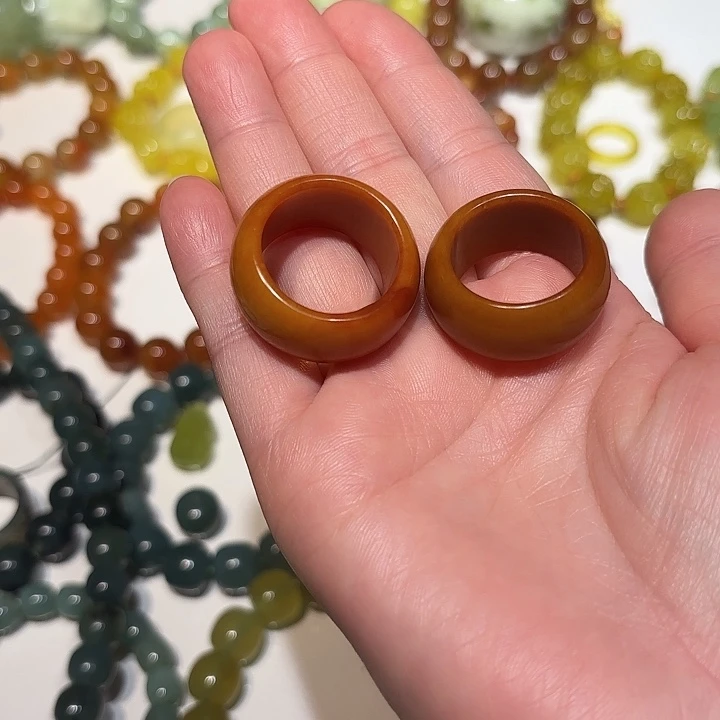 绿***竹蛇纹石玉未镶嵌戒指