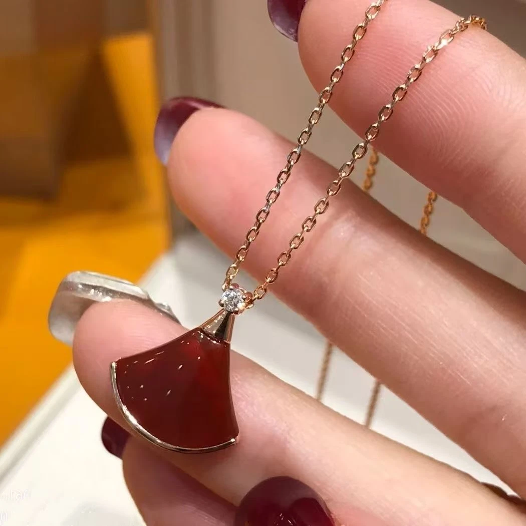 钛钢项链 新款小裙子项链扇子扇形女情人节礼物b