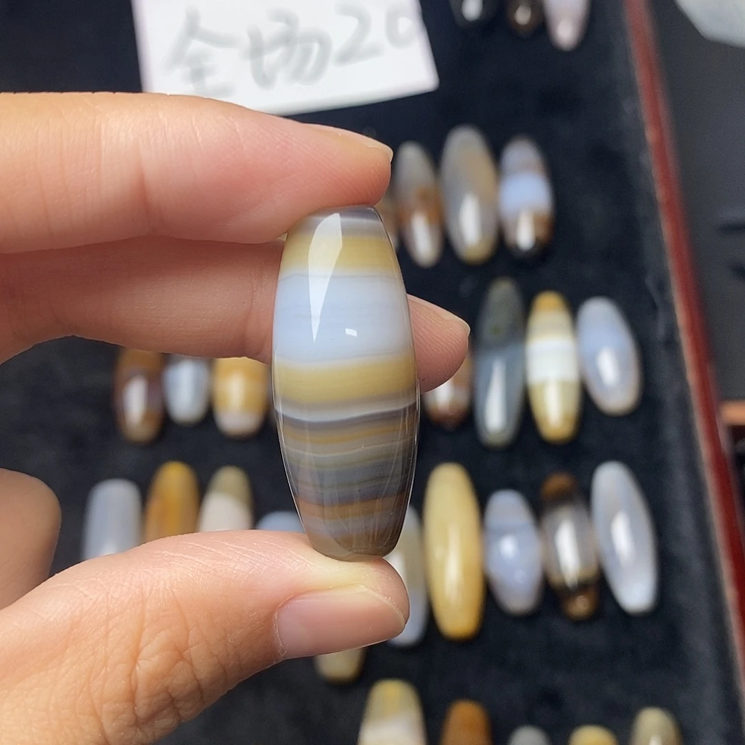 ****慧未镶嵌颈饰玛瑙/玉髓
