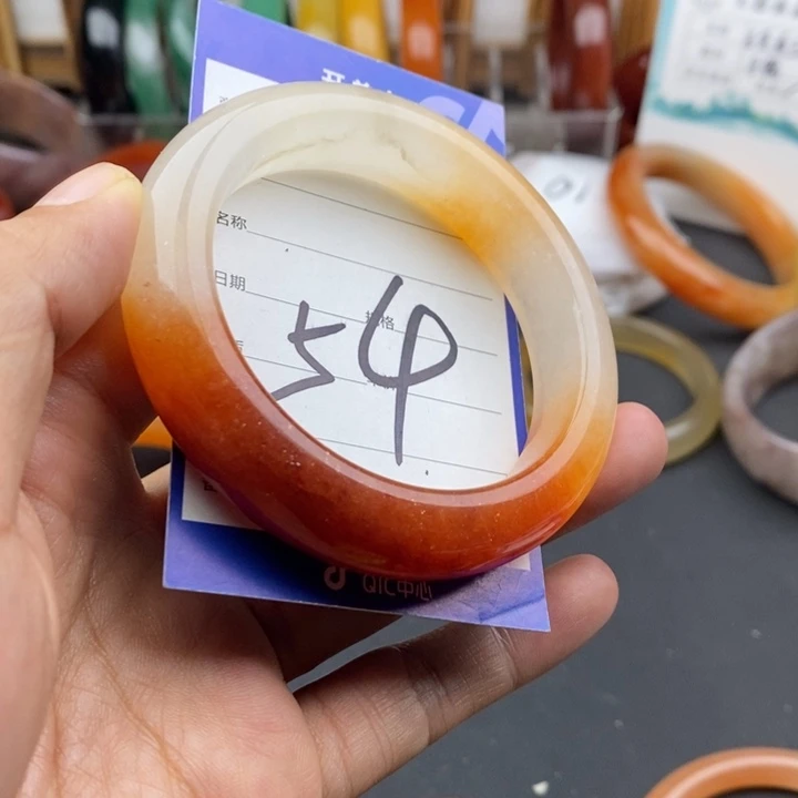 未镶嵌手镯石英质玉