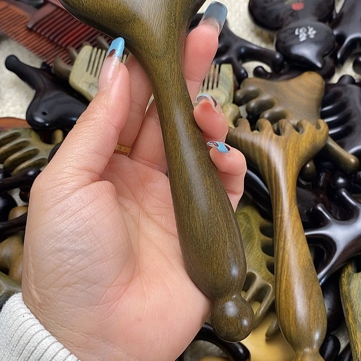 绿檀鹿角耙子按摩梳