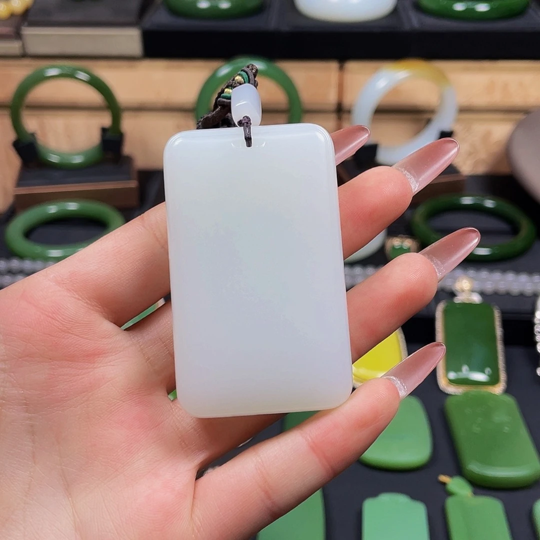 颈饰未镶嵌和田玉·白玉牌子