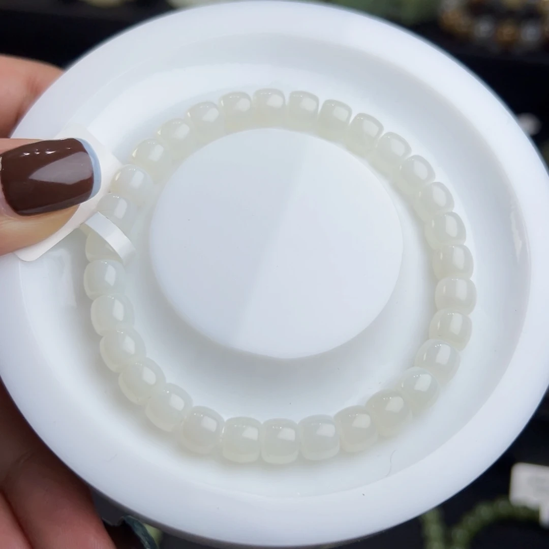 未镶嵌手链和田玉羊脂白直切卡7