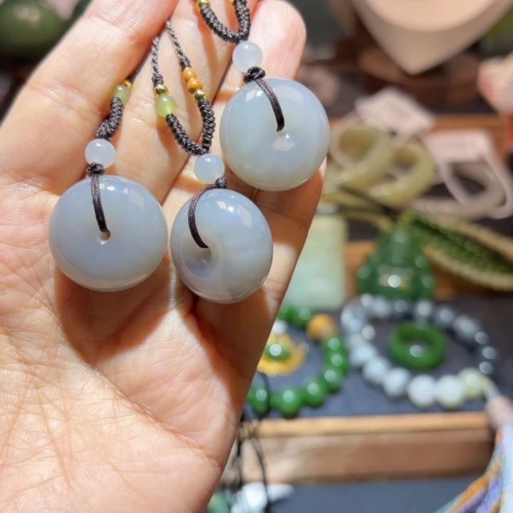 和田玉未镶嵌颈饰多样性随机发一