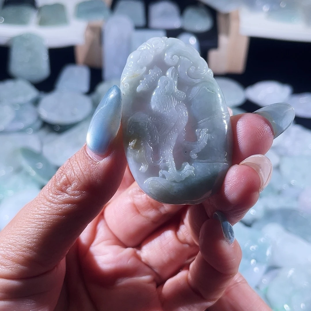 翡翠未镶嵌颈饰竹牌