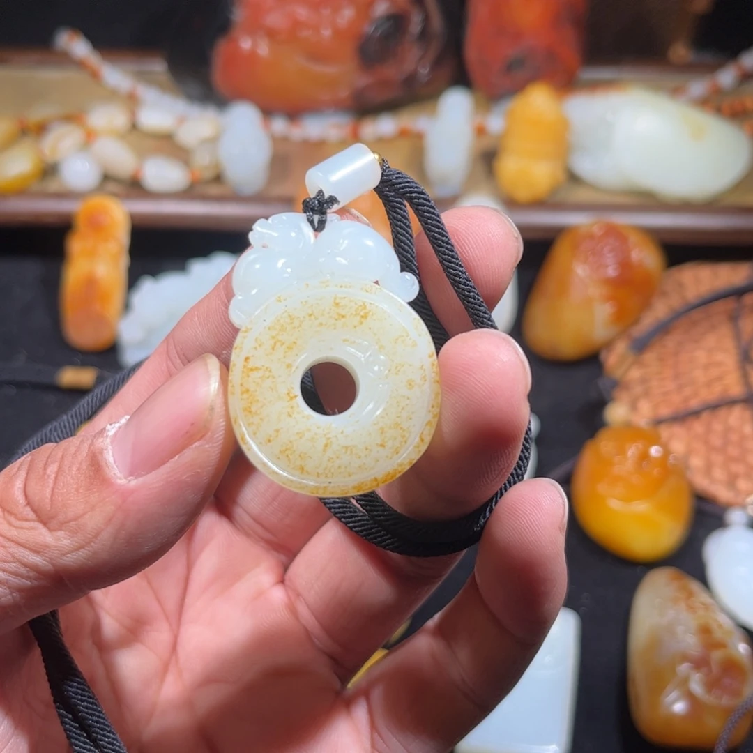 和田玉颈饰未镶嵌黎**雪