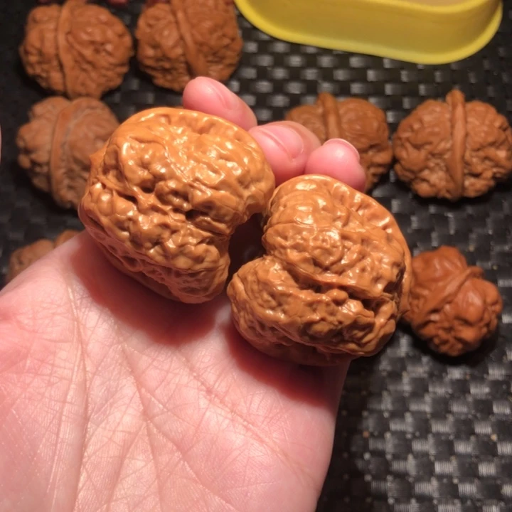 把件文玩核桃鱼籽纹40