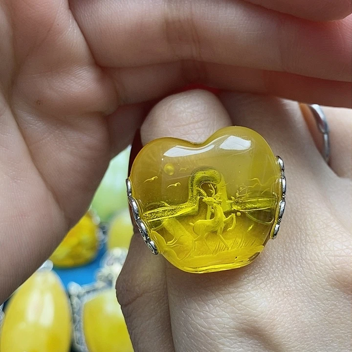 琥珀戒指银S925镶嵌狮****人戒指