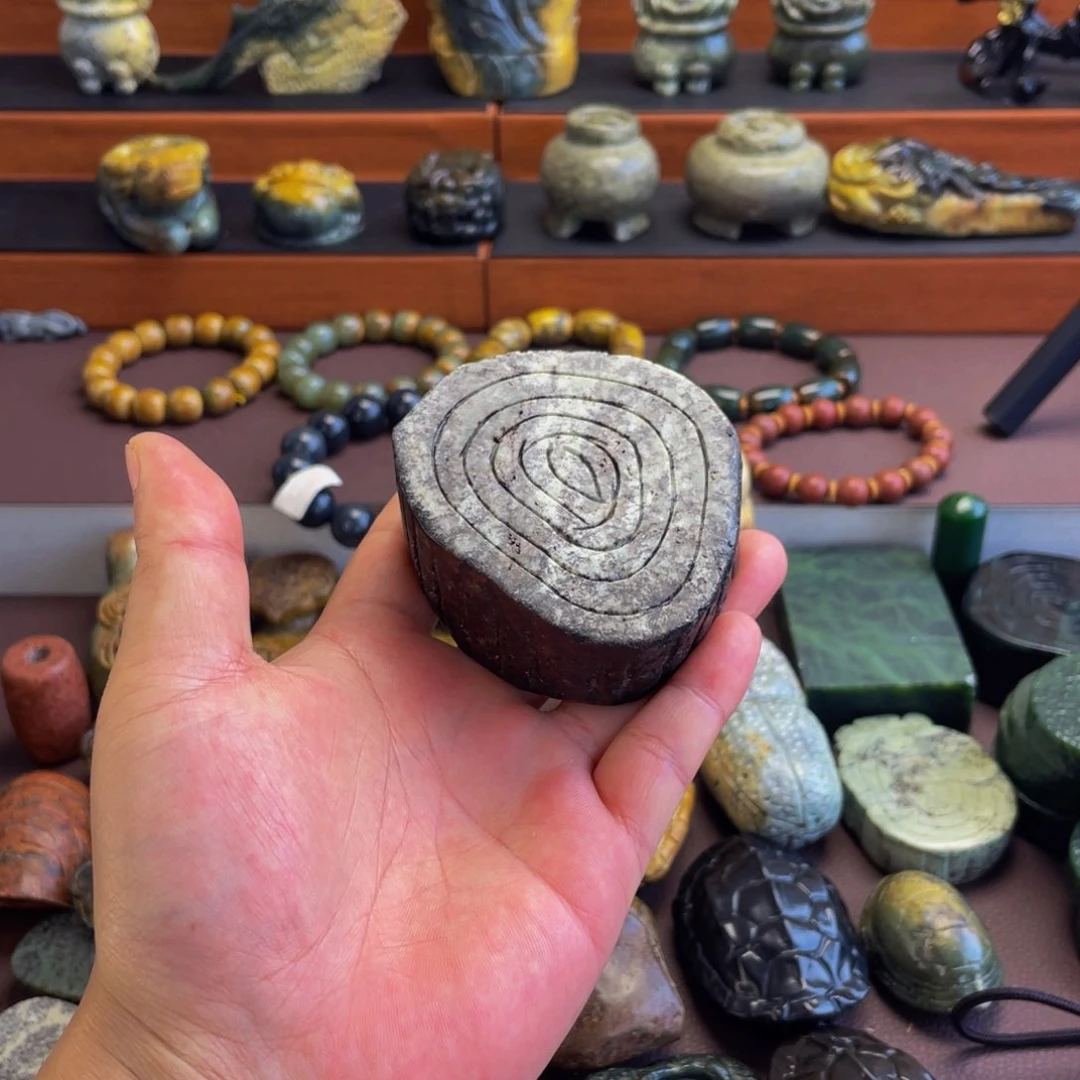 【闪购商品】未镶嵌岫岩河磨玉（透闪石质玉）挂件