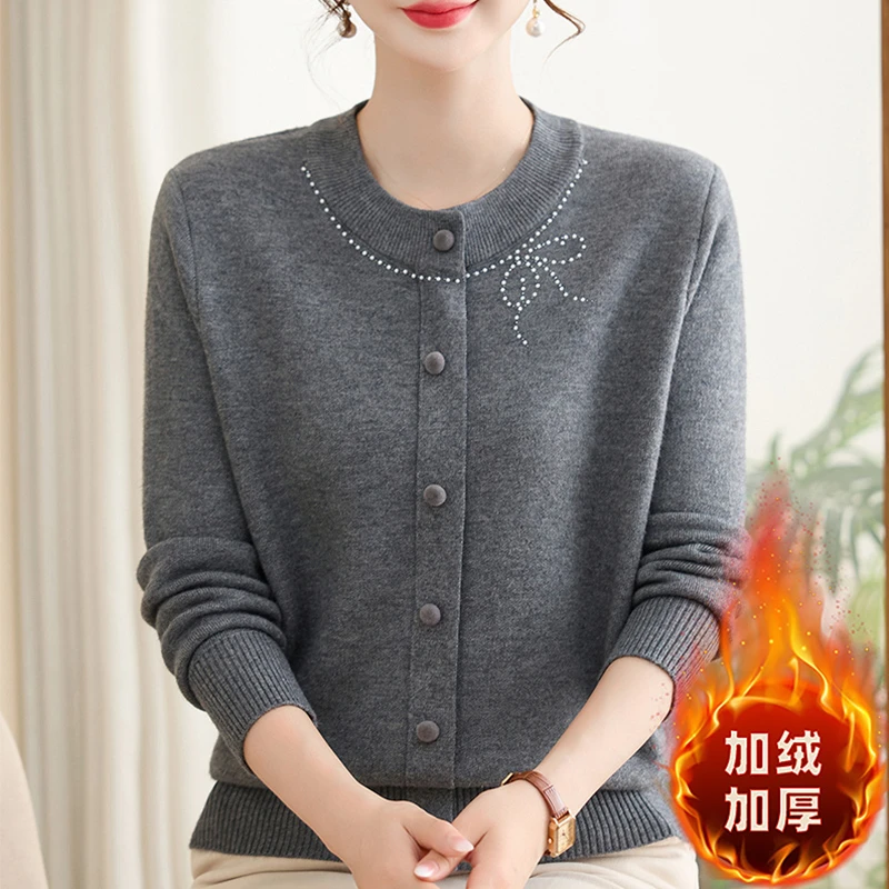 新款秋冬加绒加厚烫钻蝴蝶结毛衣时尚百搭宽松针织毛衫圆领打底衫