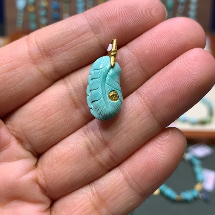 绿松石18K金镶嵌挂件