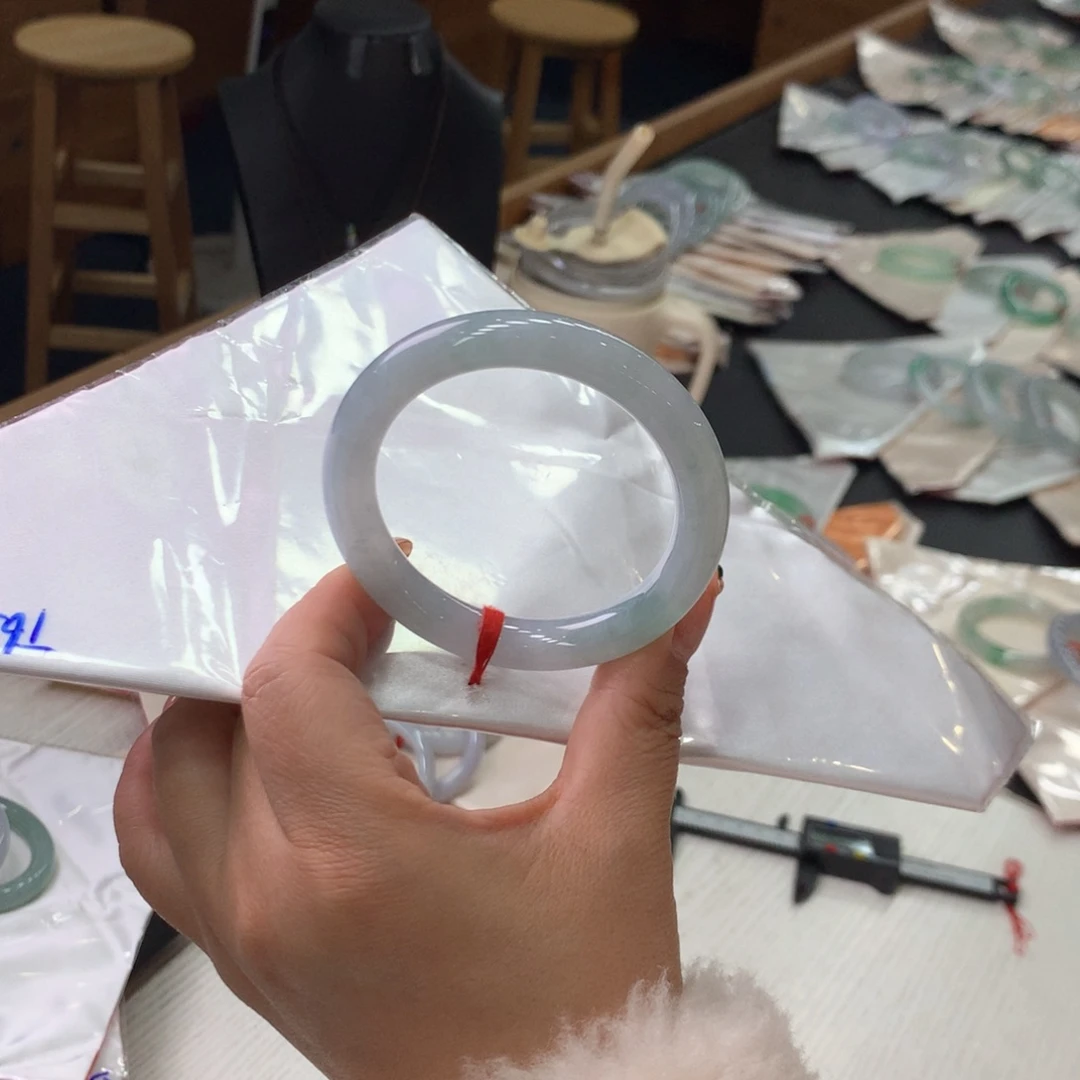 未镶嵌手镯翡翠威****装48小时鉴赏