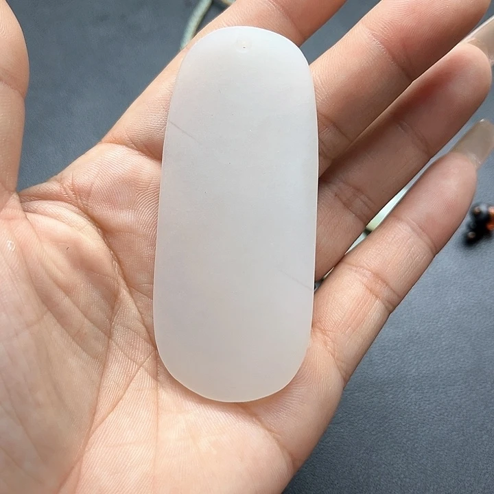 【闪购商品】颈饰未镶嵌和田玉（糖玉）