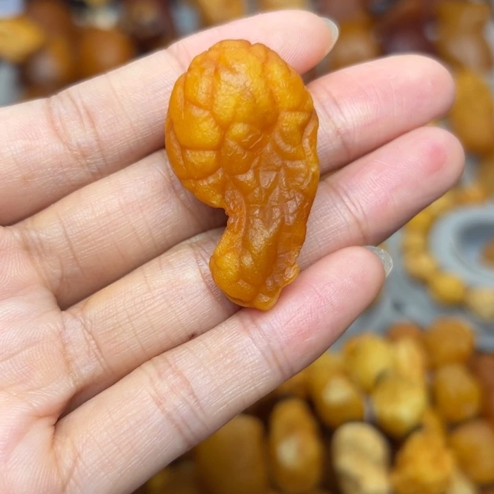 琥珀未镶嵌裸石天然蜜蜡