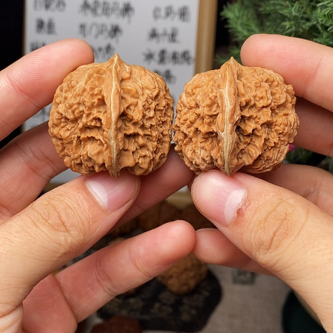 文玩核桃吊坠137137