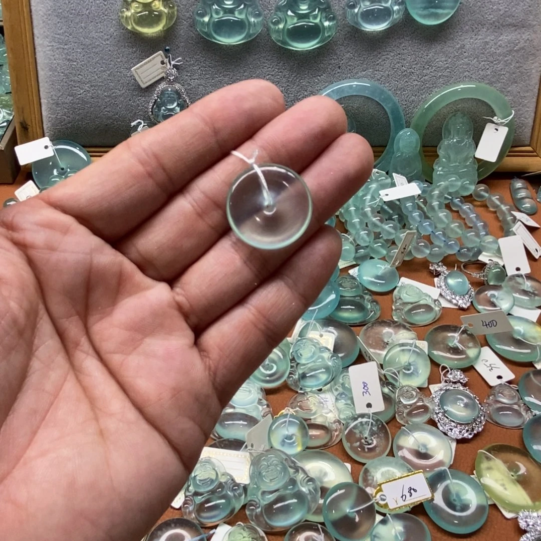 蛇纹石玉未镶嵌颈饰