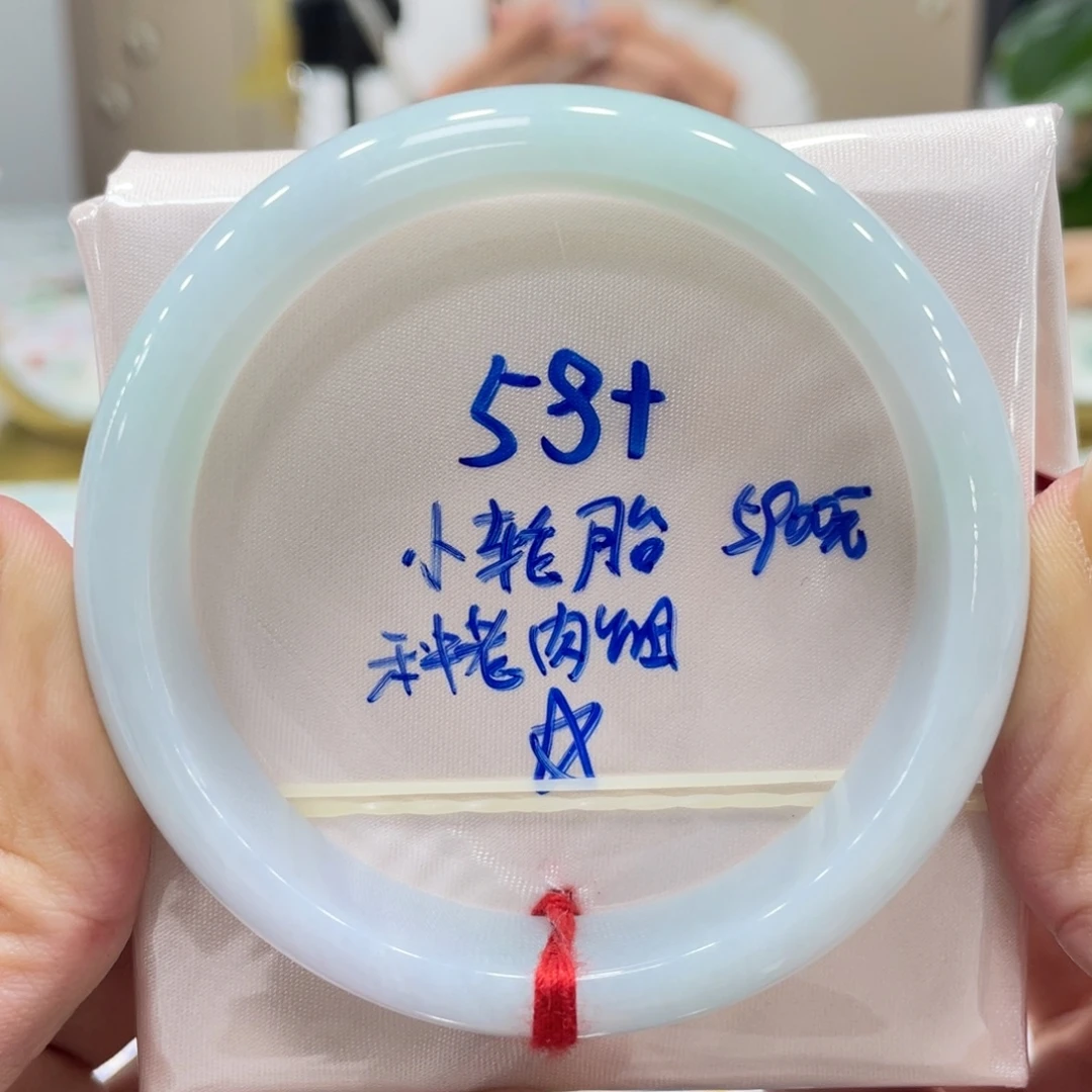 翡翠未镶嵌手镯翡翠手镯