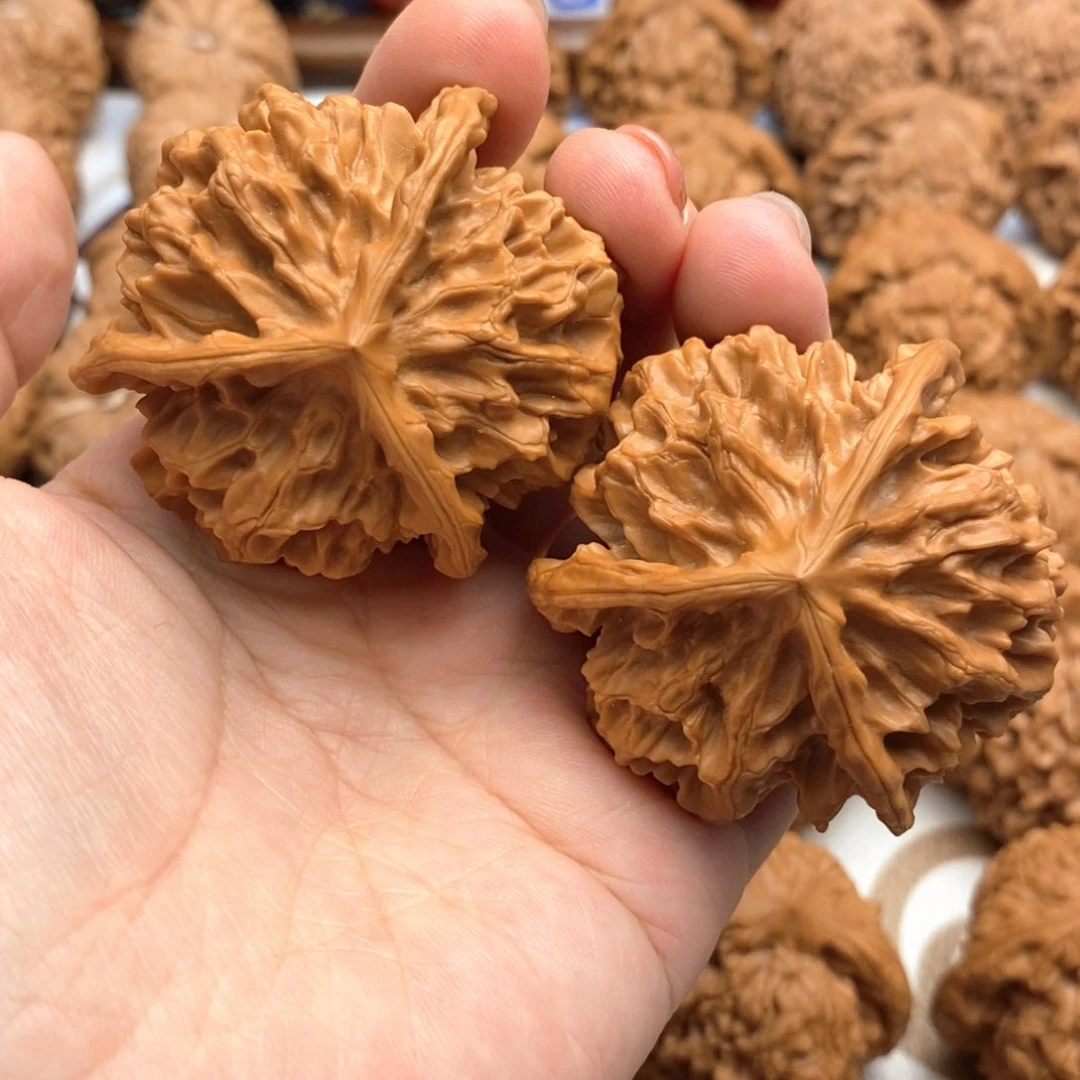 【闪购商品】文玩核桃把件50尺帝王奔