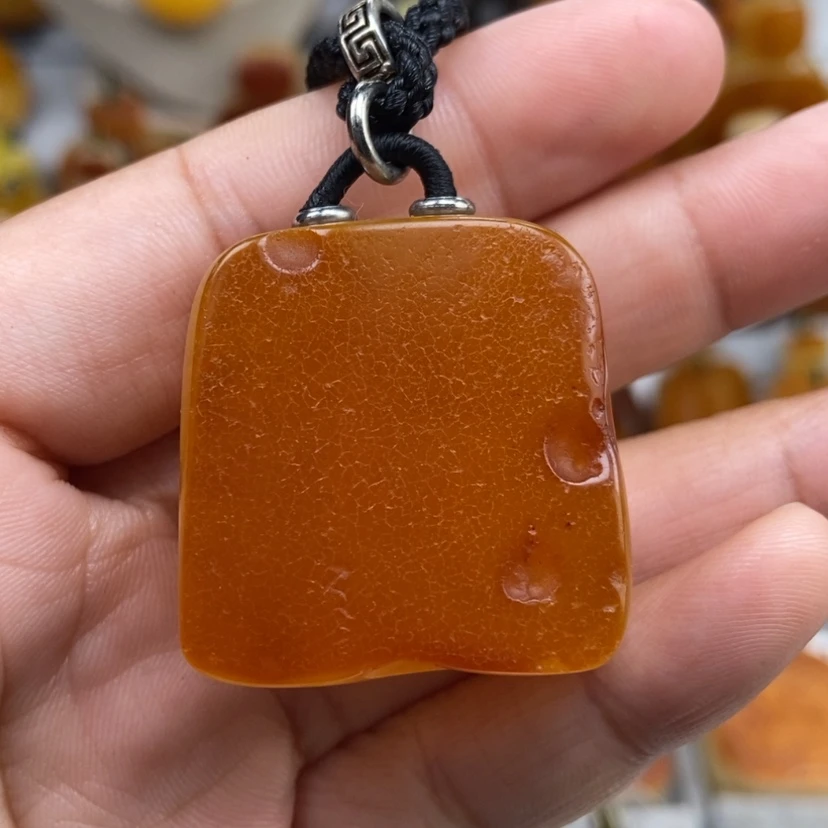 【闪购商品】琥珀颈饰未镶嵌