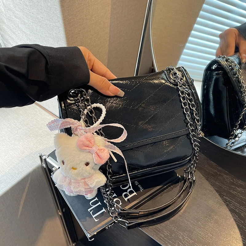 艾米兔女包2025新款时尚洋气百搭休闲简约纯色设计单肩斜挎小方包