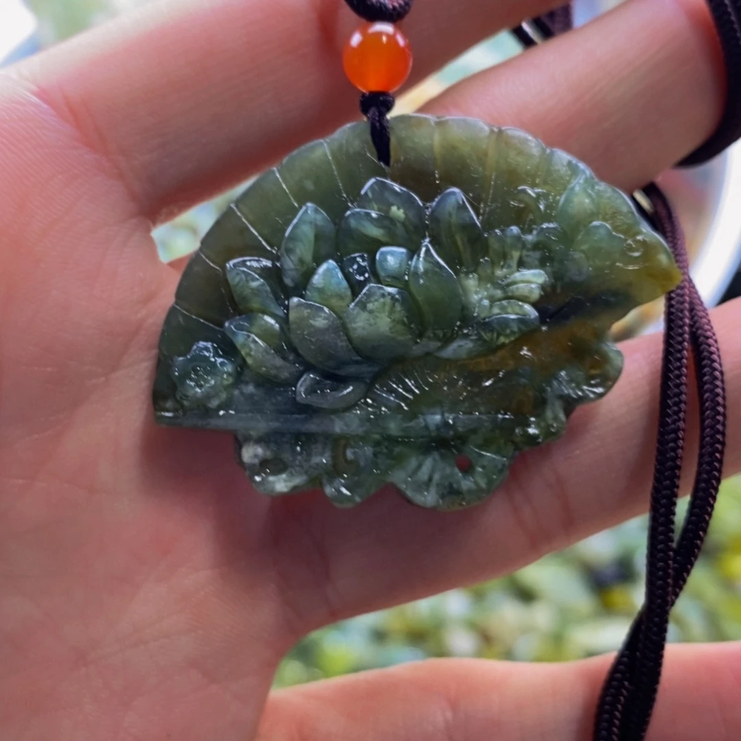 蛇纹石玉吊坠未镶嵌