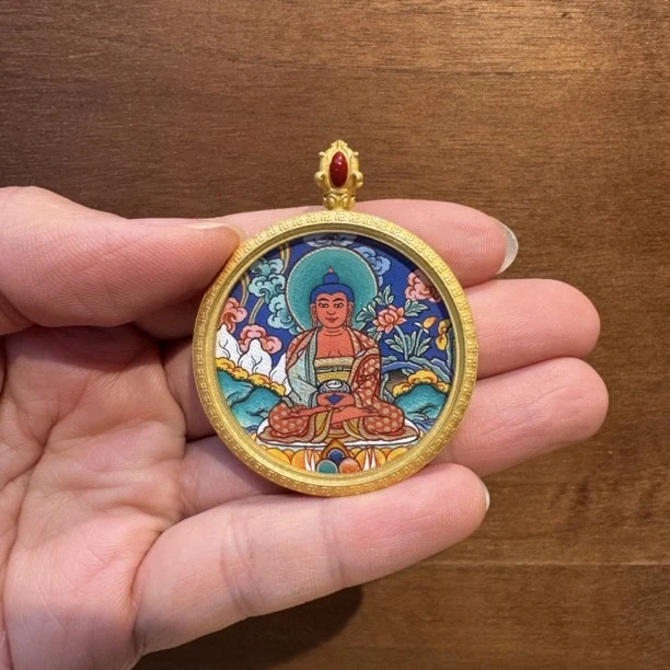 手绘唐卡圆形嘎乌盒