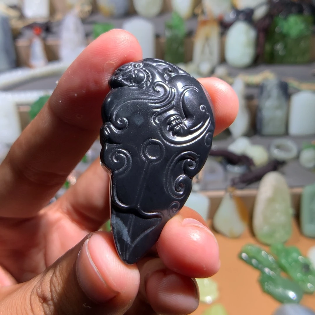 和田玉未镶嵌颈饰