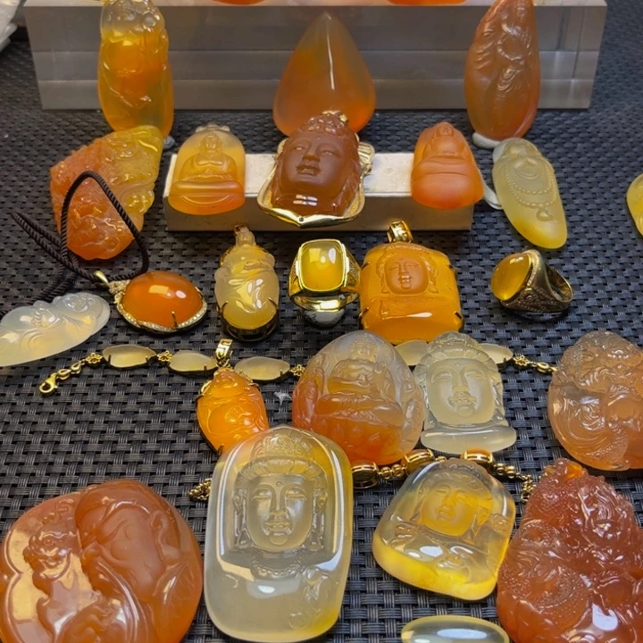 禾***庄未镶嵌旦面石英质玉