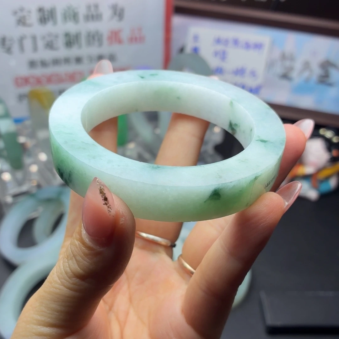最***华定制翡翠未镶嵌翡翠手镯