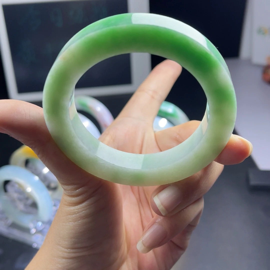 定制翡翠未镶嵌天然翡翠A货手镯