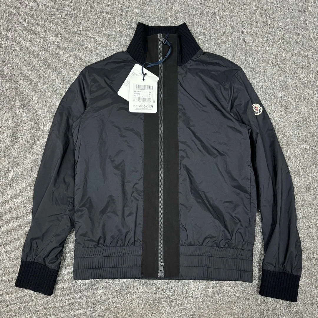 全新未使用 MONCLER 12133847蒙口 24新款黑色夹克外套 带吊牌1码
