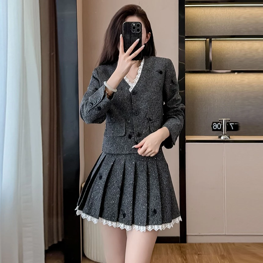 2025年加棉时尚洋气小香风套装女秋冬新款高级感显瘦百褶裙两件套