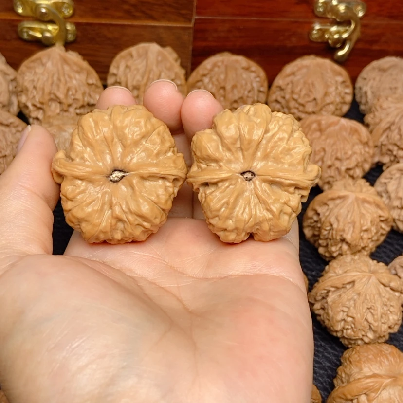 【闪购商品】文玩核桃吊坠我***进蛙蛙40