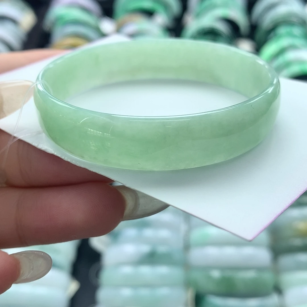 未镶嵌手镯翡翠公主