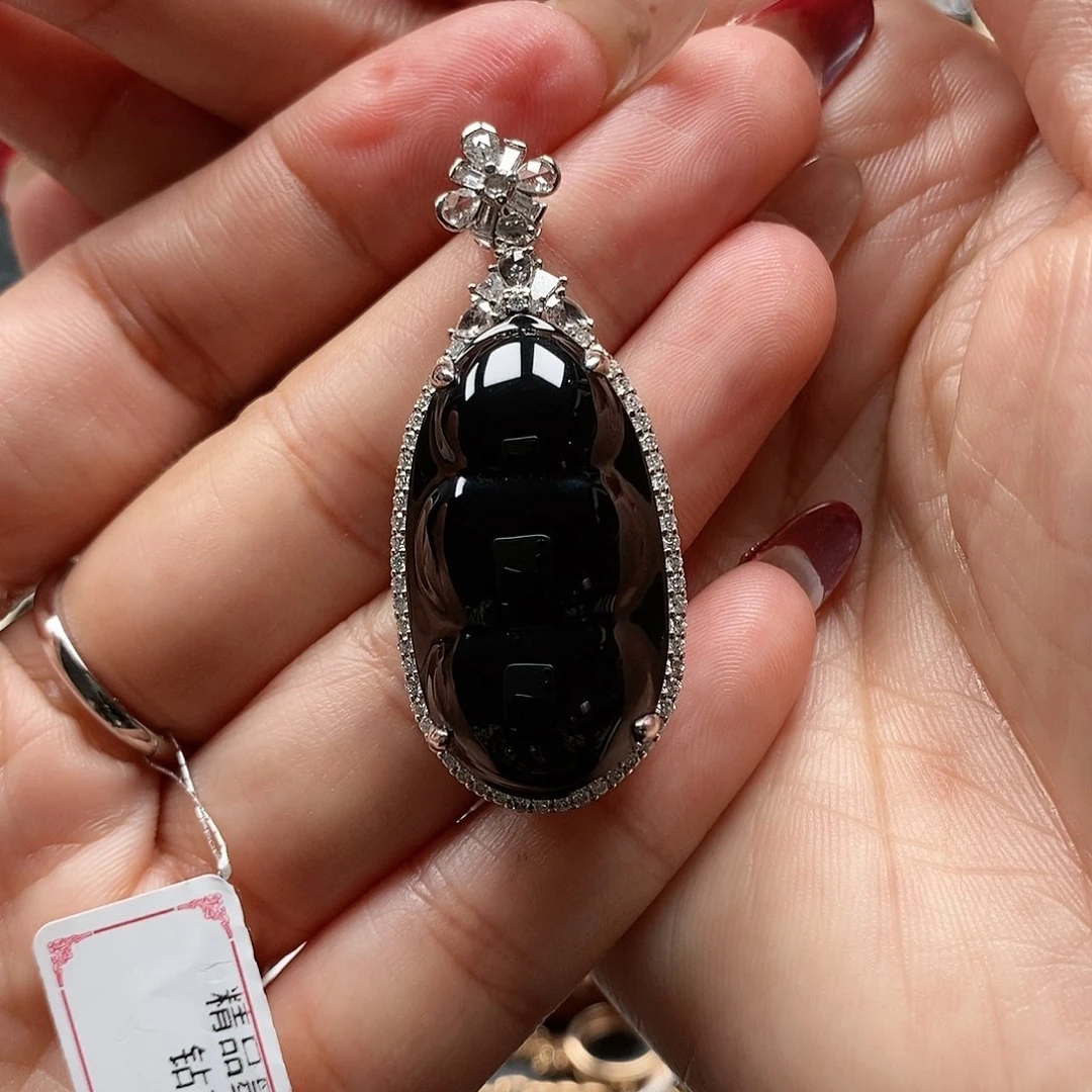 翡翠颈饰18K金镶嵌清*青