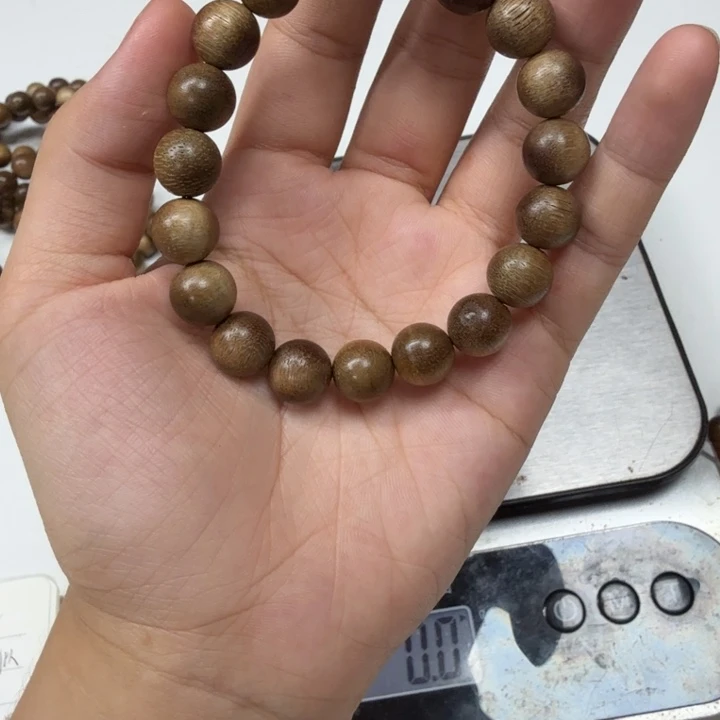 沉香碎屑沉香海南黄油格1.0大➕碎屑多样性发一