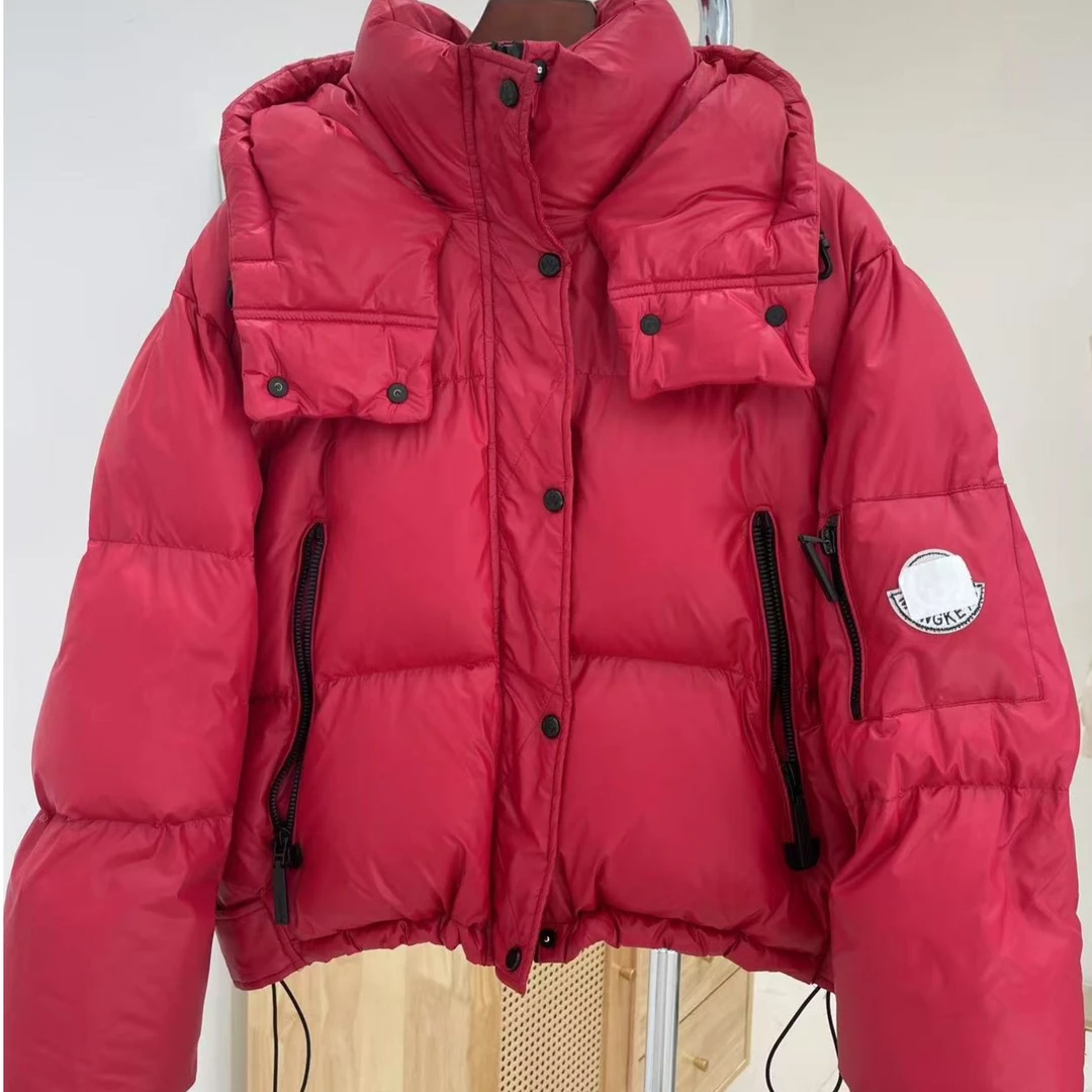 短款连帽白鸭绒羽绒服女