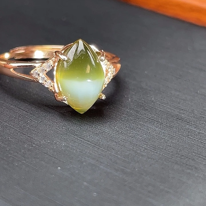 和田玉（碧玉）银S925镶嵌戒指（黄金猫一线天）