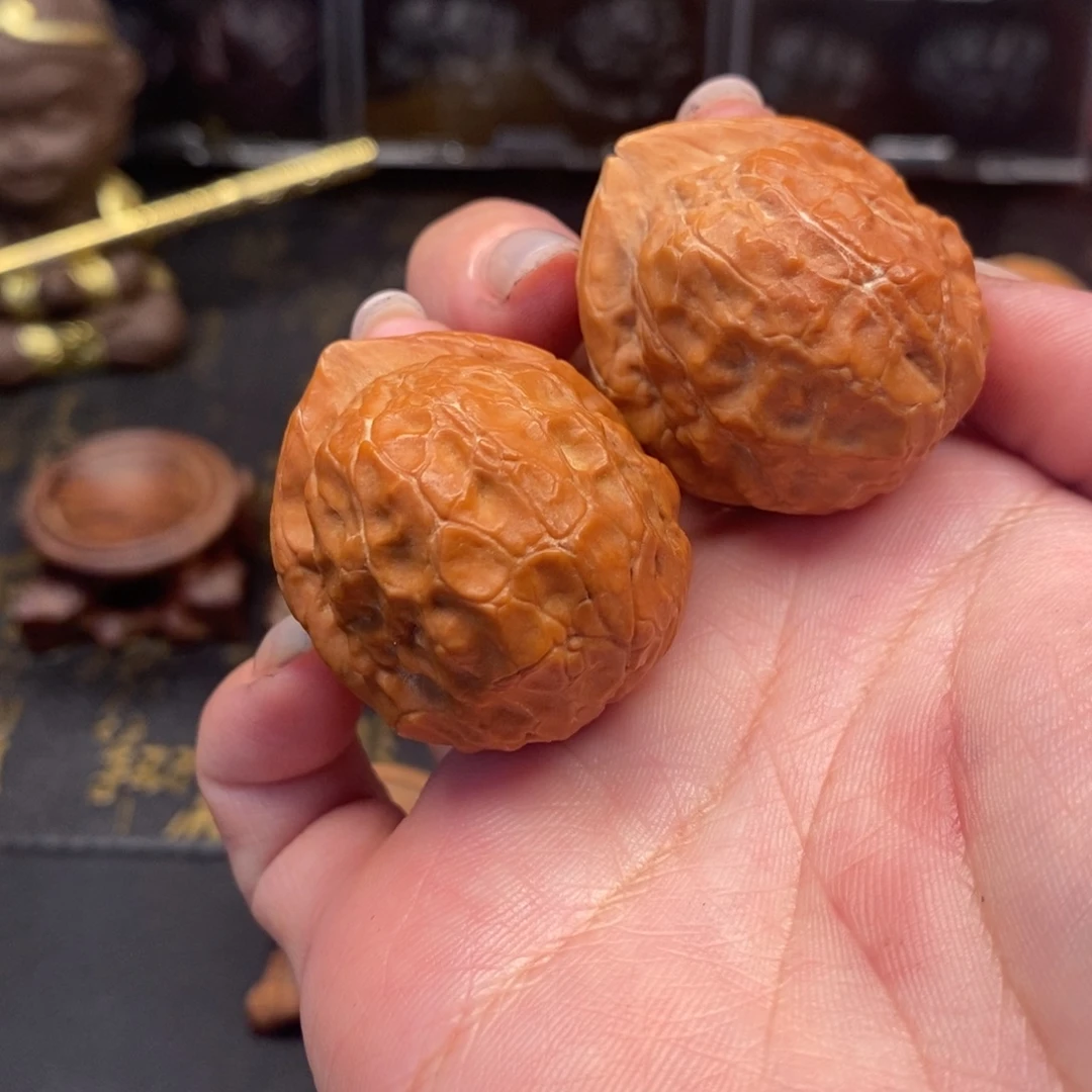 文玩核桃吊坠顶尊元宝