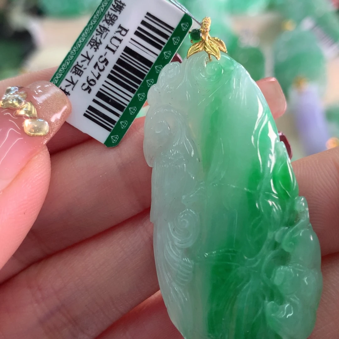翡翠吊坠(不含链)18K金镶嵌