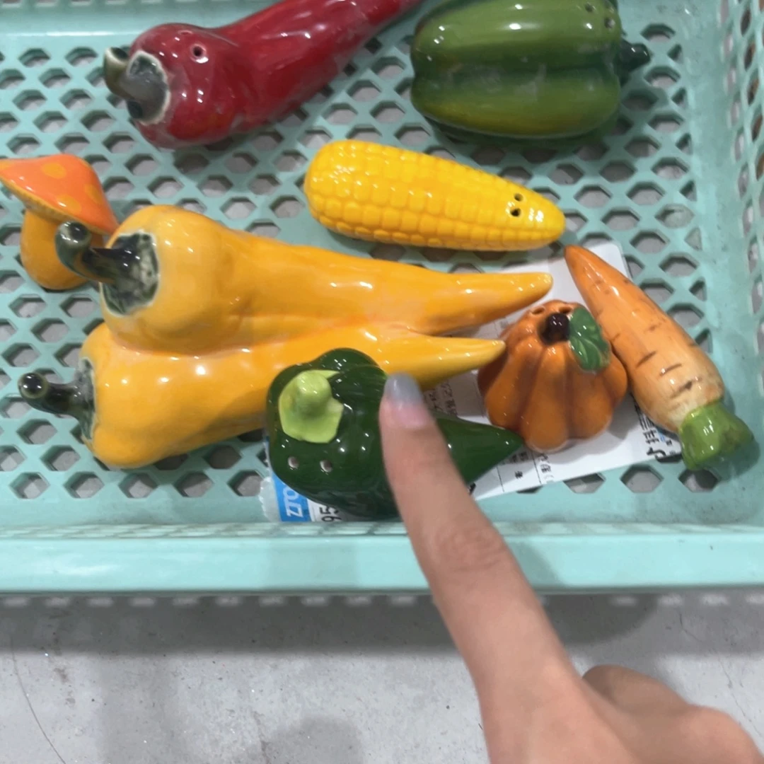 刘****摆件德化陶瓷微瑕看好再拍谢谢
