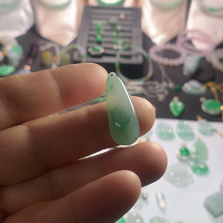 翡翠未镶嵌挂件天然翡翠