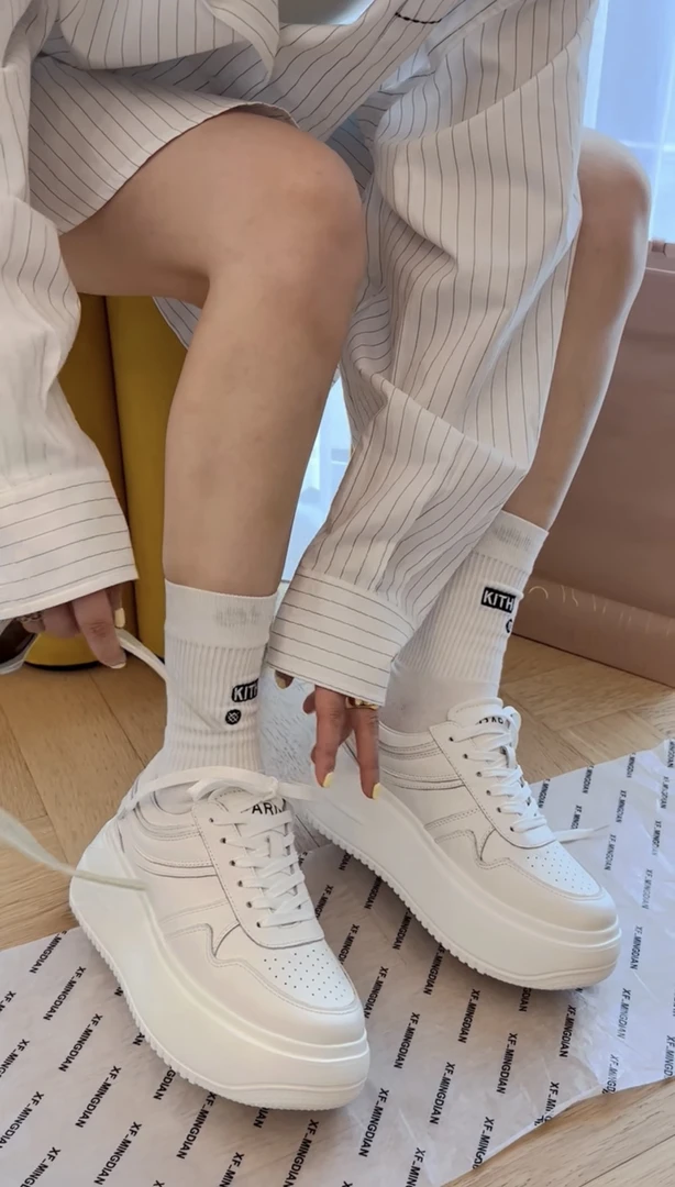 欧洲站时尚白色韩版系带厚底真皮透气春季百搭舒适女板鞋