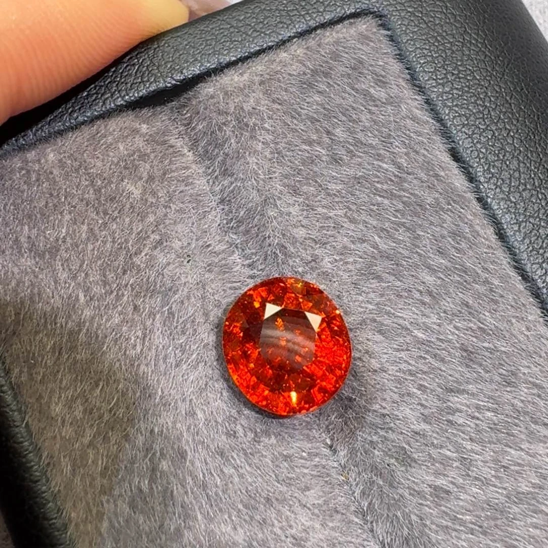 裸石石榴石（芬达石）未镶嵌5.06克拉一粒