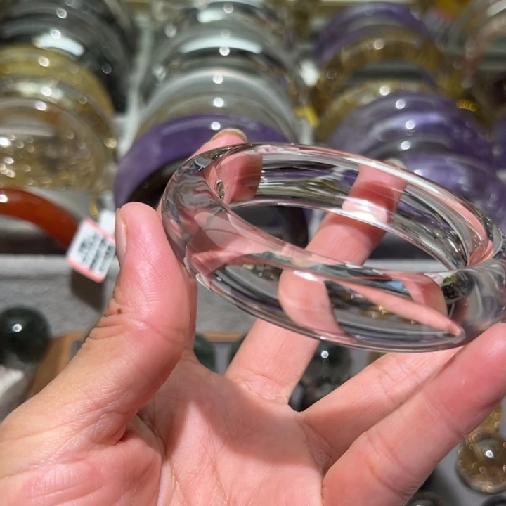 未镶嵌手镯水晶白****?天然白水晶手镯